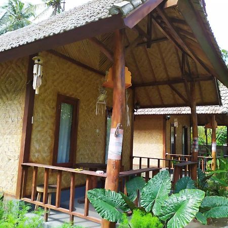 Full Moon Hostel Nusa Penida Dış mekan fotoğraf