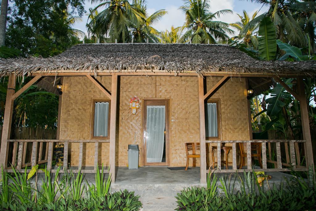 Full Moon Hostel Nusa Penida Dış mekan fotoğraf