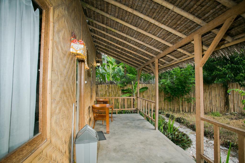 Full Moon Hostel Nusa Penida Dış mekan fotoğraf