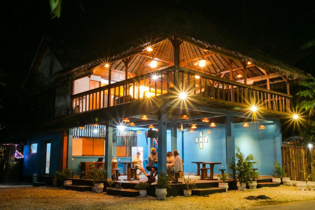 Full Moon Hostel Nusa Penida Dış mekan fotoğraf