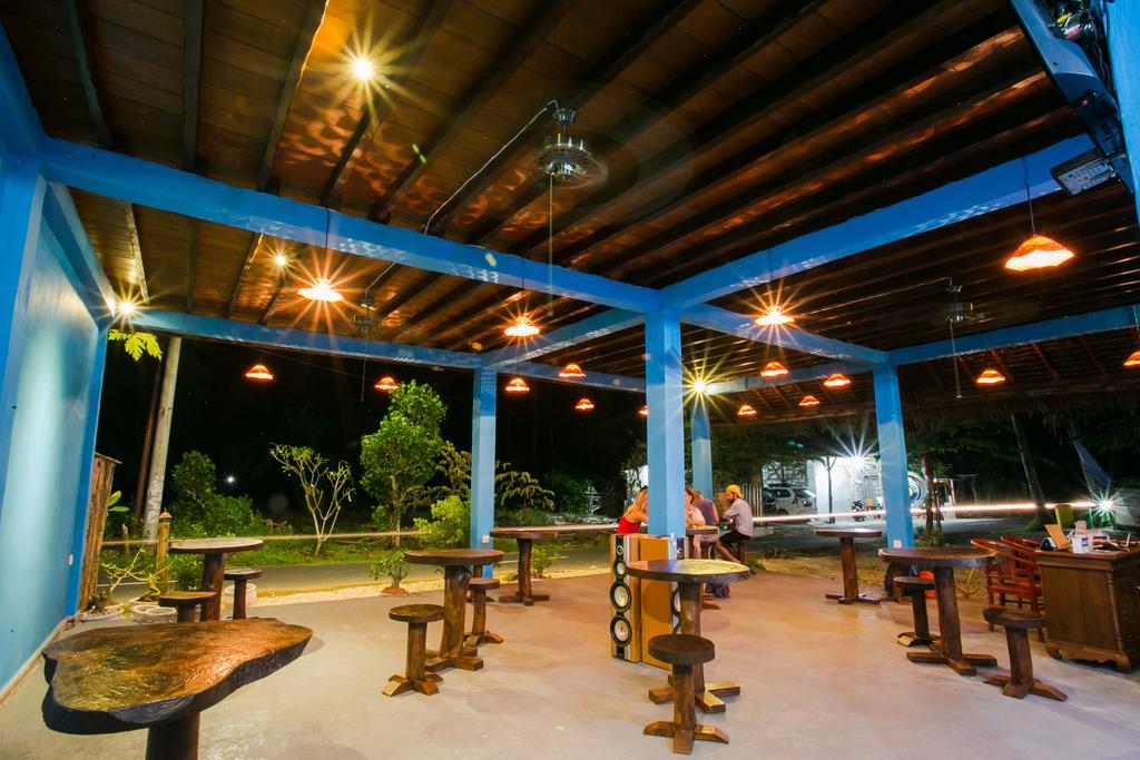 Full Moon Hostel Nusa Penida Dış mekan fotoğraf