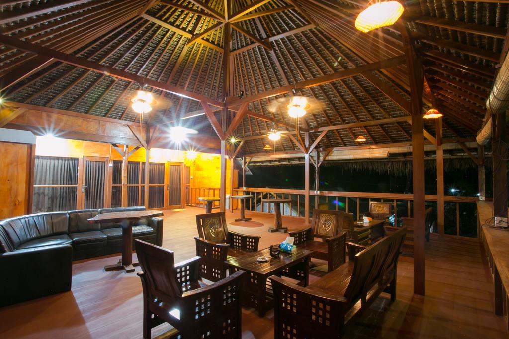 Full Moon Hostel Nusa Penida Dış mekan fotoğraf