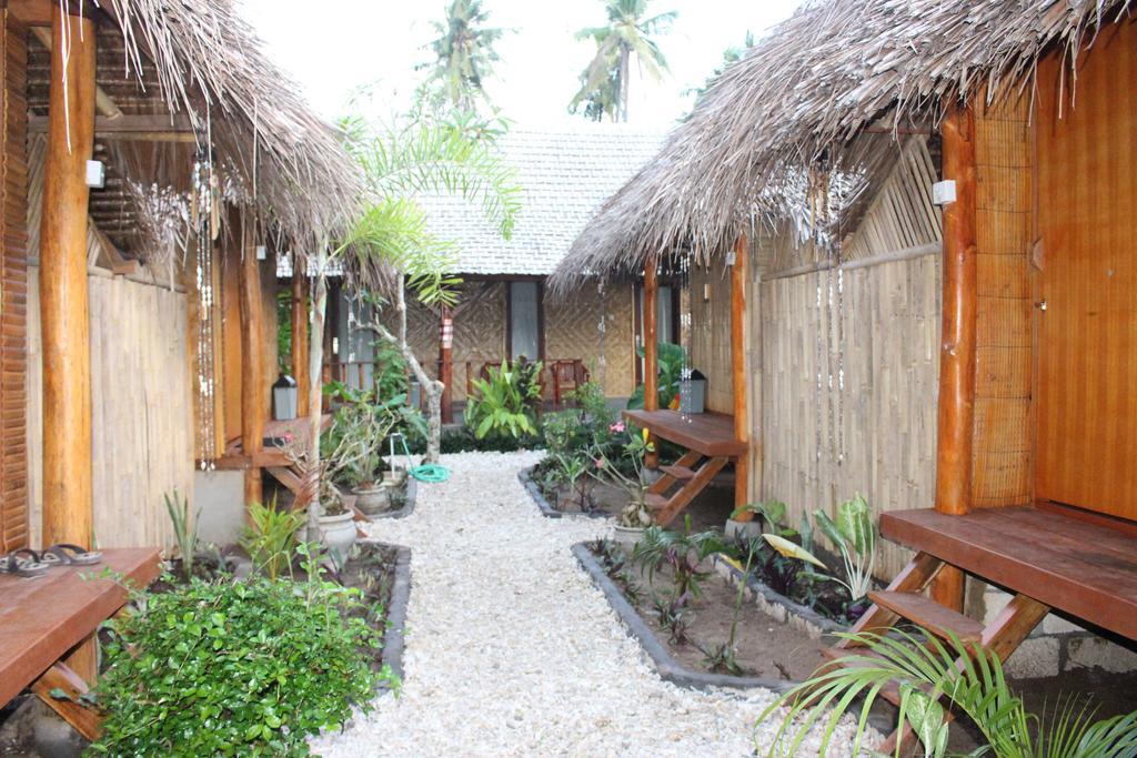 Full Moon Hostel Nusa Penida Dış mekan fotoğraf