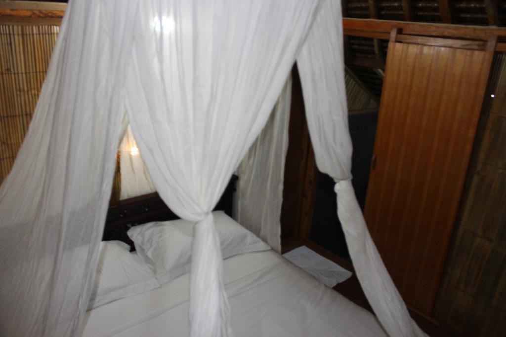 Full Moon Hostel Nusa Penida Dış mekan fotoğraf