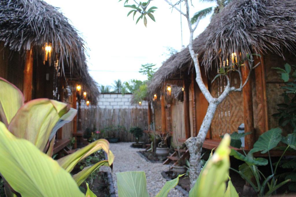 Full Moon Hostel Nusa Penida Dış mekan fotoğraf