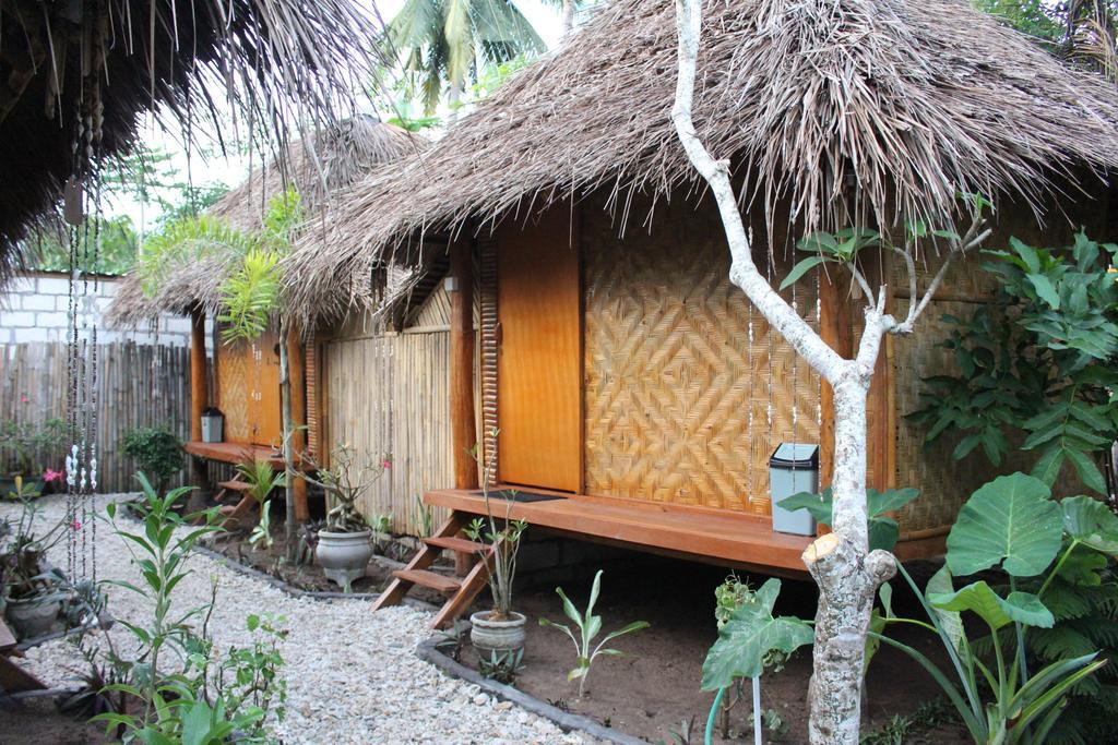 Full Moon Hostel Nusa Penida Dış mekan fotoğraf