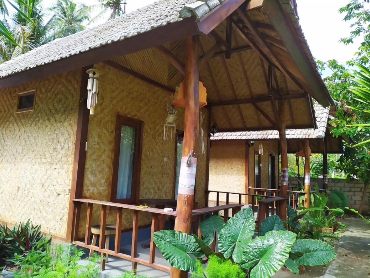 Full Moon Hostel Nusa Penida Dış mekan fotoğraf