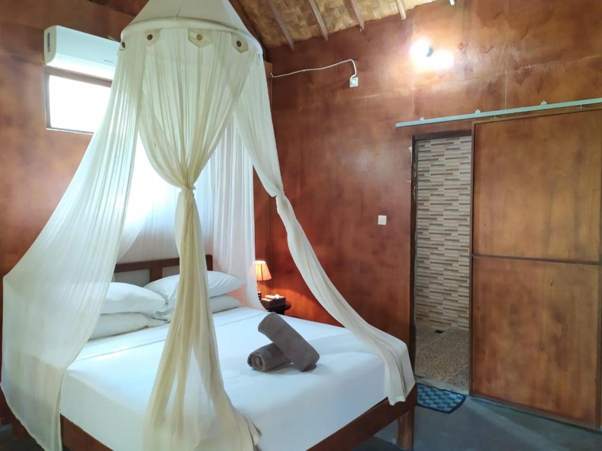 Full Moon Hostel Nusa Penida Dış mekan fotoğraf